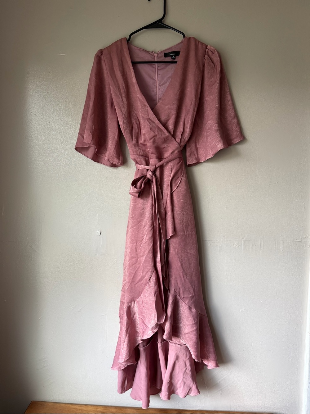 Lulu’s Wrap Midi Dress with Ruffle Hem in Dusty Rose size medium